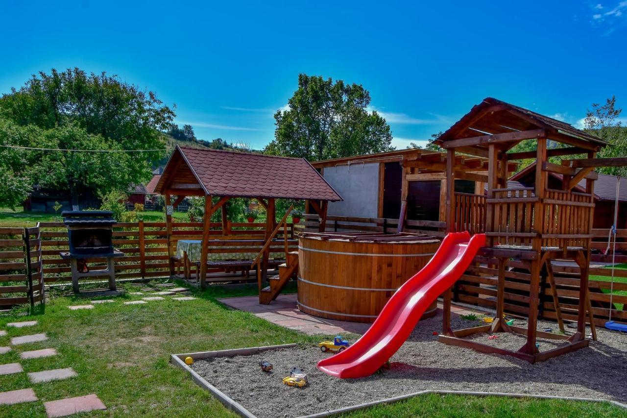 Kovacs Guesthouse Praid Exterior photo