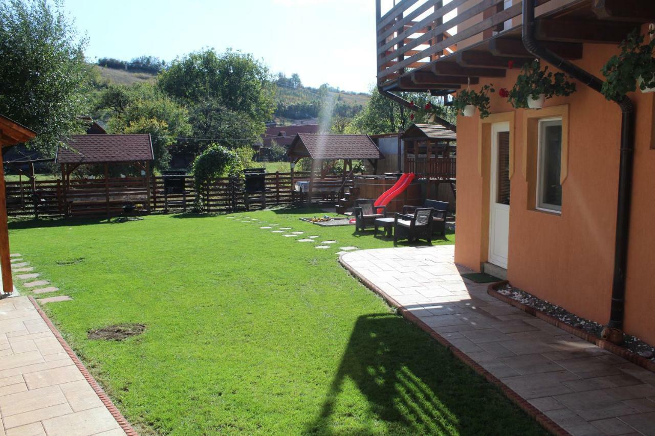 Kovacs Guesthouse Praid Exterior photo
